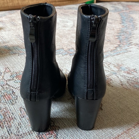 Zippered 3/4 length black booties. 2.5 inch heels. - Picture 3 of 5